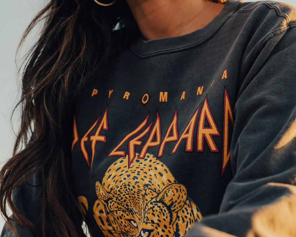 Pyromania Def Leppard Sweater Close Up