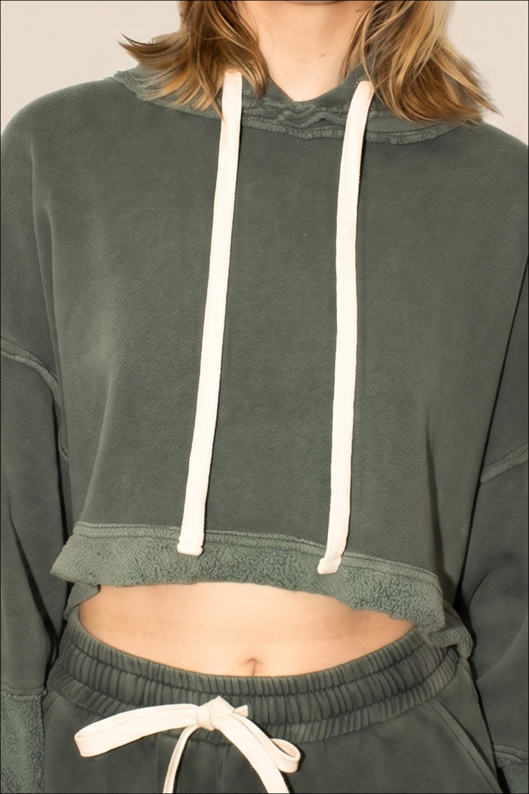 The Bonnie Cropped Hoodie - Olive