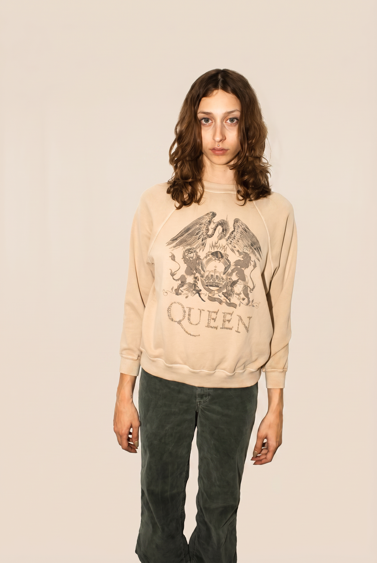 Queen Crest Pullover